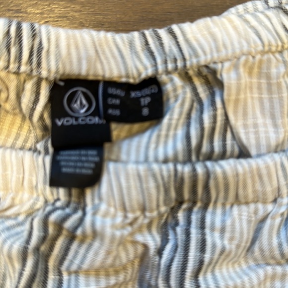 Volcom Off the shoulder striped top XS EUC - Picture 2 of 3